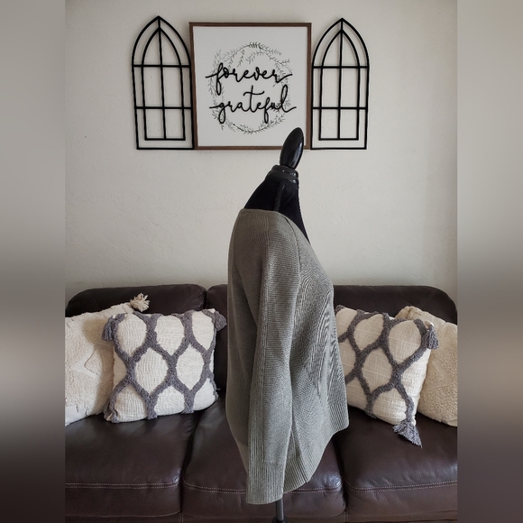 Athleta Hanover Refined V-Neck Pullover Sweater In Sage Green Sz XXS Wool Blend - Picture 5 of 10